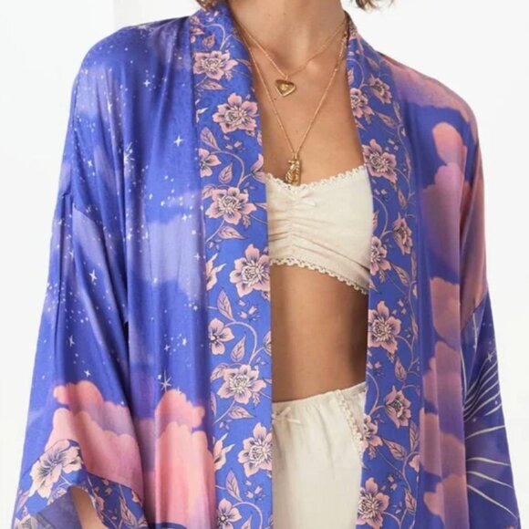 SPELL & The Gypsy Collective Luna Short Robe - Picture 5 of 5
